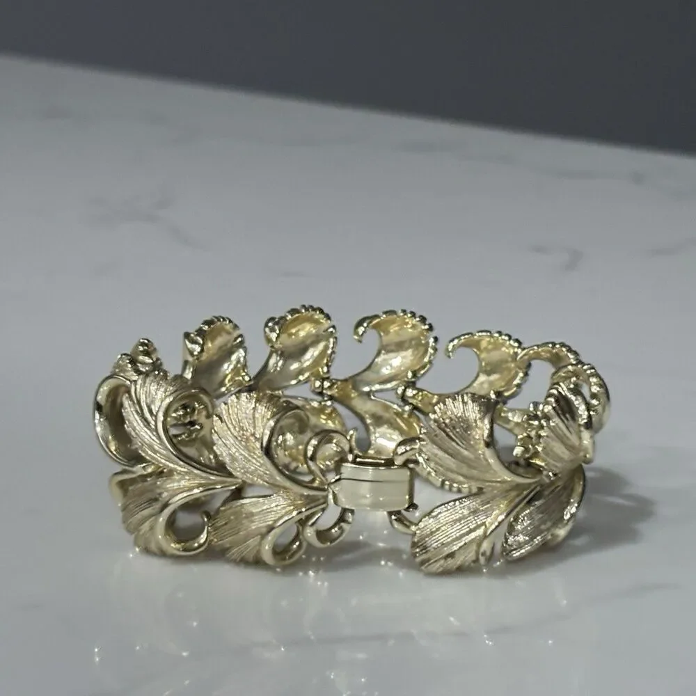 Lisner Jewelry very good